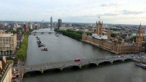 Лондон обмисля допълнителни визови ограничения за богати руснаци
