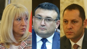 Гласуването на тримата нови министри се отлага