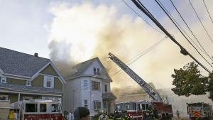 10 ранени при серия експлозии и пожари край Бостън
