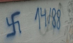 БСП - София и ОЕБ "Шалом" чистят свастики в столицата
