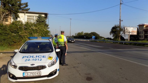 Засилено е полицейското присъствие по пътищата, водещи към границата ни със Сърбия