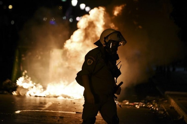 8 души са задържани след протестите в Солун