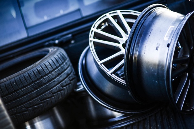 Откриха крадени гуми в автосервиз във Варна