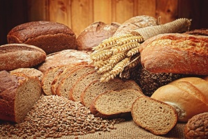 "Джентълменско" споразумение между държавата и големите магазини да продават хляб без печалба