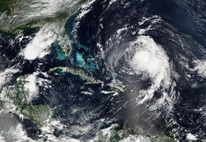 Ураганът „Майкъл“ взе човешки живот, остави 400 000 без ток