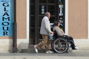 Повечето от платформите за инвалиди във Варна не работят