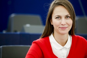 Евродепутатът Ева Майдел: 72% от европейците се страхуват от роботизацията