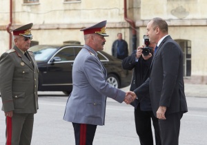 Държавният глава: България има нужда от модерна и боеспособна армия, съвместима със своите съюзници