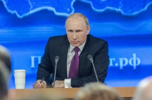 Путин обезпокоен от военното положение в Украйна