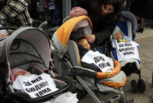 Протестът на майките прераства в автошествие