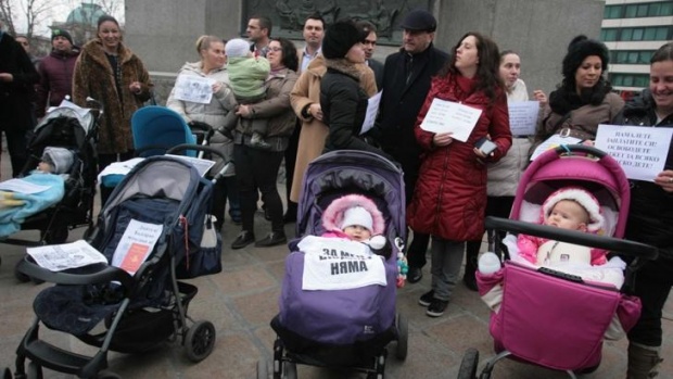 Продължава протестът на майките на деца с увреждания