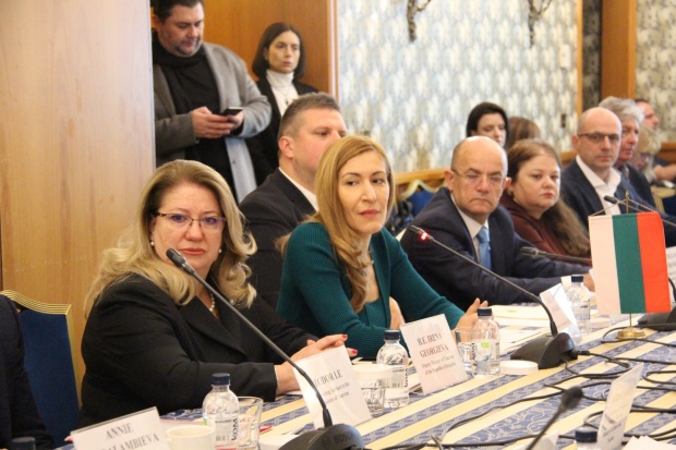 Министър Ангелкова: България и Турция ще привличат туристи от далечни  пазари с общи маршрути и продукти