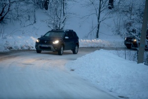 Пътна полиция: Бъдете внимателни! Пътищата в страната са хлъзгави