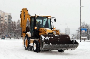32 машини в готовност да чистят сняг в Хасково