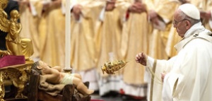 НА РОЖДЕСТВО ХРИСТОВО: Папата призова да не робуваме на материалното