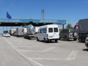 Засилен трафик през „Маказа“ и по мостовете над Дунав