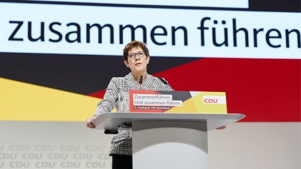 Анегрет Крамп-Каренбауер е новият лидер на ХДС