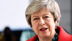 200 депутати призоваха Мей да изключи Brexit без сделка
