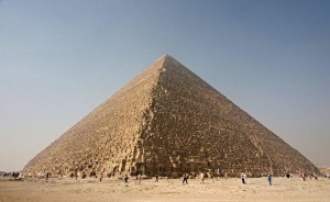 Автентичен ли е надписът "Локо 2019" на Хеопсовата пирамида