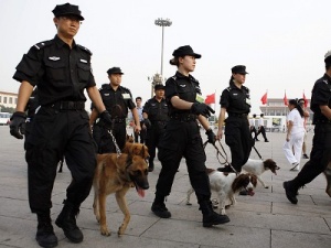 20 деца ранени при атака в училище в Пекин
