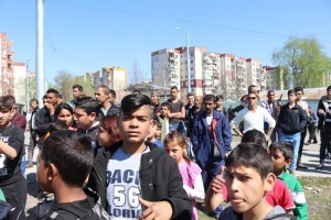 Роми се събират под прозорците на властта срещу Каракачанов