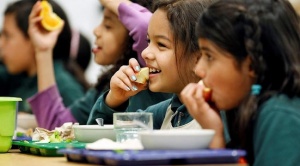 Увеличават парите за хранене на децата от 1 до 4 клас