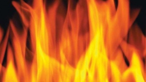 Отчаян от немотия баща на две деца се заля с бензин и се запали