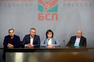 Корнелия Нинова: Да се намалят и замразят заплатите на депутатите