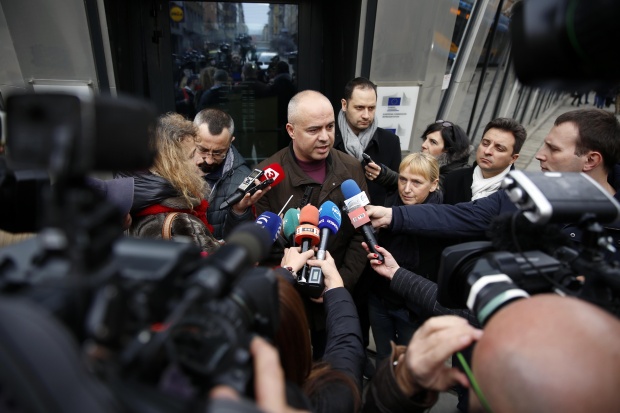 Йончева: Очакваме сериозно разследване от ОЛАФ и от българската прокуратура по „Ало, Банов съм“