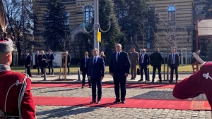 Бойко Борисов посрещна с държавни почести Дмитрий Медведев в София