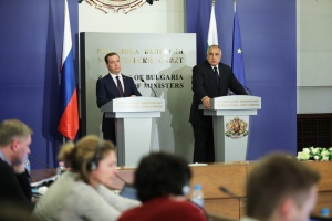 Руски издания коментират посещението на Медведев в България