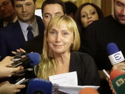 Елена Йончева: БСП няма да е пленарна зала за гласуването на новата ЦИК