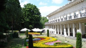 Млади социалисти от София искат паркът на резиденция “Лозенец“ да стане достъпен за всички граждани