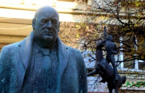 Вече има и кандидат-купувачи за статуята на Борисов