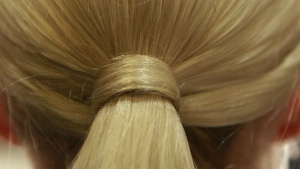 Ученици от Велинград даряват косите си на онкоболни