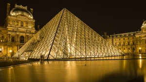 Творбите на изкуството от "Нотр Дам" ще бъдат преместени в Лувъра