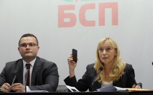 Елена Йончева ще внесе жалбата по аферата „Ало, Банов съм” в сряда