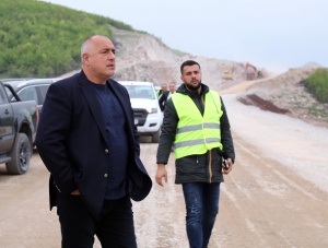 Премиерът Борисов направи инспекция на строителството на участък от АМ „Хемус“