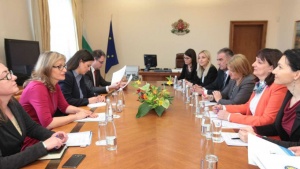 Захариева: България продължава силно да подкрепя евроинтеграцията на Черна гора