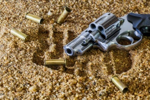 Пиян мъж размахвал пистолет в центъра на Разград