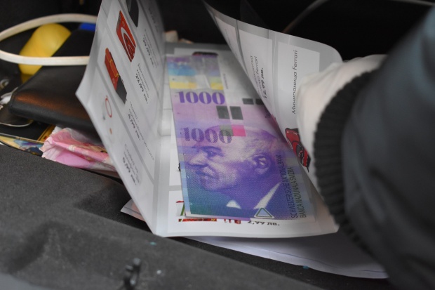 Полицията в Сливен е задържала мъж и жена при опит да прокарат в обръщение фалшива валута
