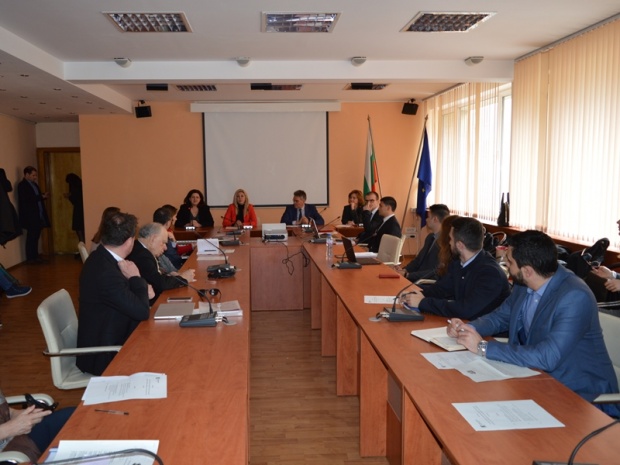 Европейската комисия подкрепя подобряването на бизнес средата в България