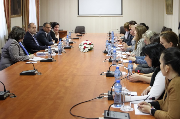 Президентът Румен Радев се срещна с медицински специалисти