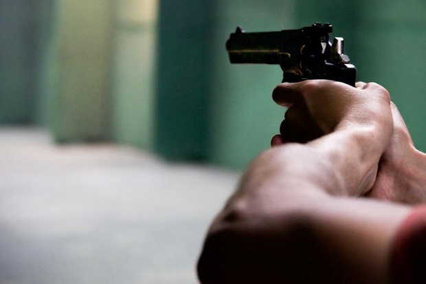 Маскиран заплаши с пистолет продавачка в Хасково