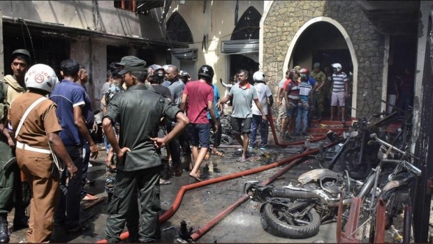 Полицията в Шри Ланка откри 15 тела след престрелка и експлозия