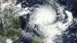 Почти милион индийци евакуирани заради очакван циклон