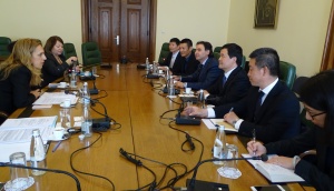 Вицепремиерът Николова проведе работна среща с  посланика на Китай