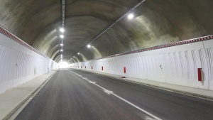Ремонт променя движението в тунел „Правешки ханове“
