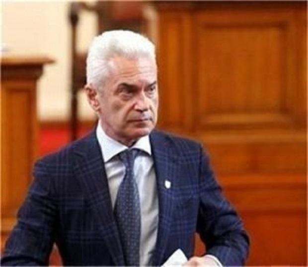 Волен Сидеров поиска оставката на Лозан Панов: Да си прави партия!