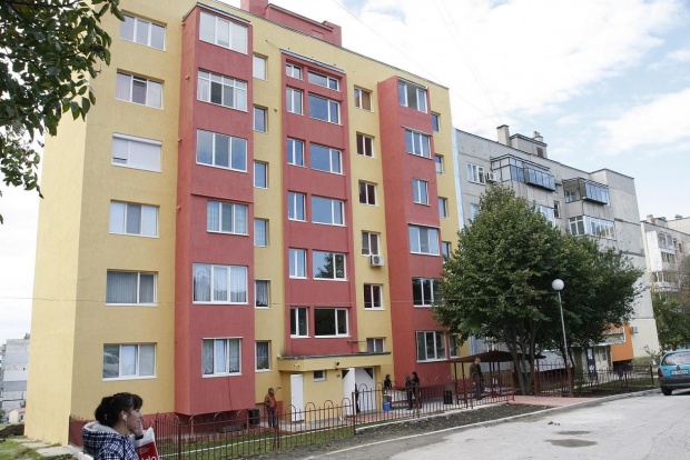 Нови над 36 500 семейства вече живеят в санирани апартаменти
